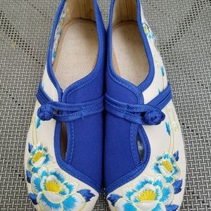 NEW Women's canvas shoes
